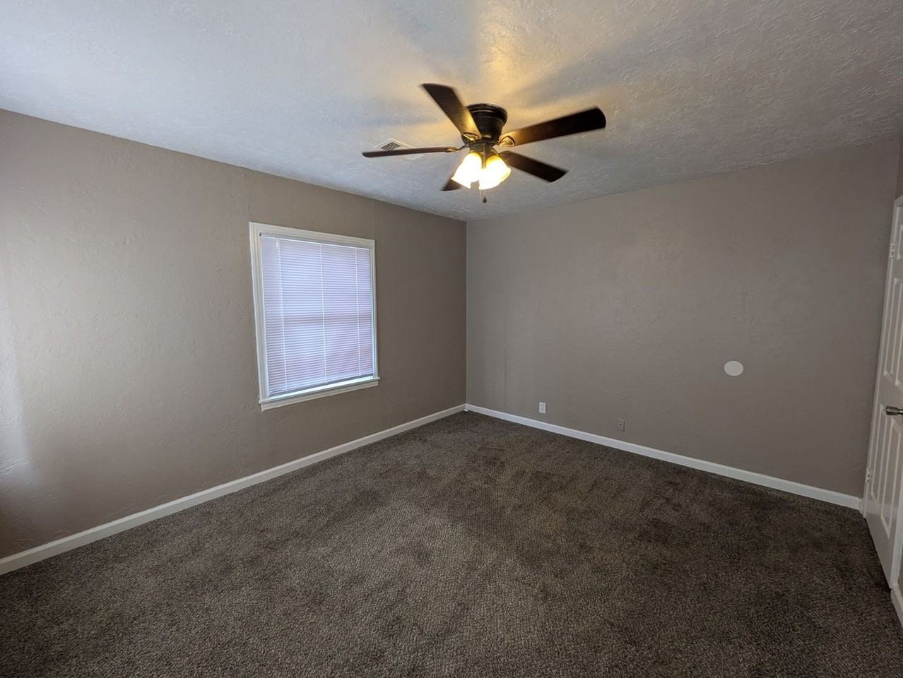 707 S 13th St - Photo 7 of 14