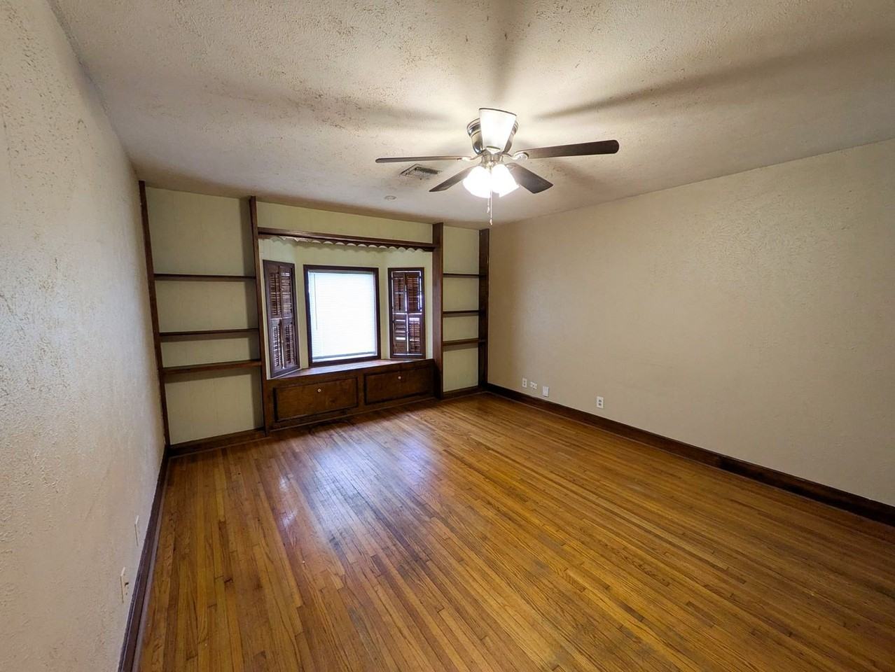 770 Peyton Dr - Photo 3 of 25