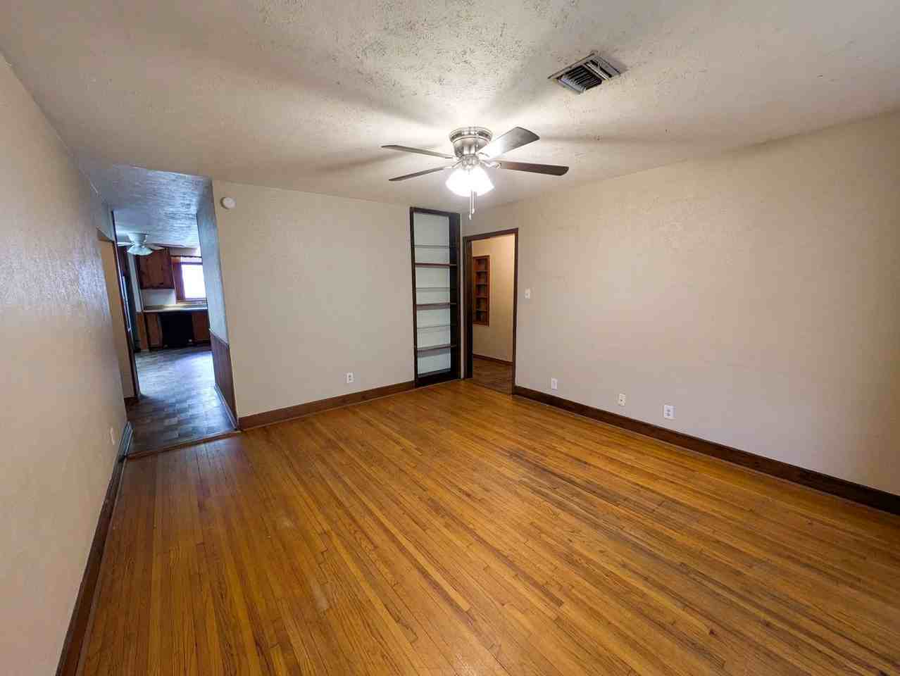 770 Peyton Dr - Photo 4 of 25
