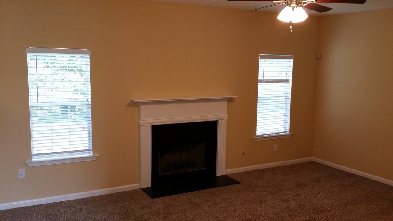 1634 Callaway Loop - Photo 4 of 15