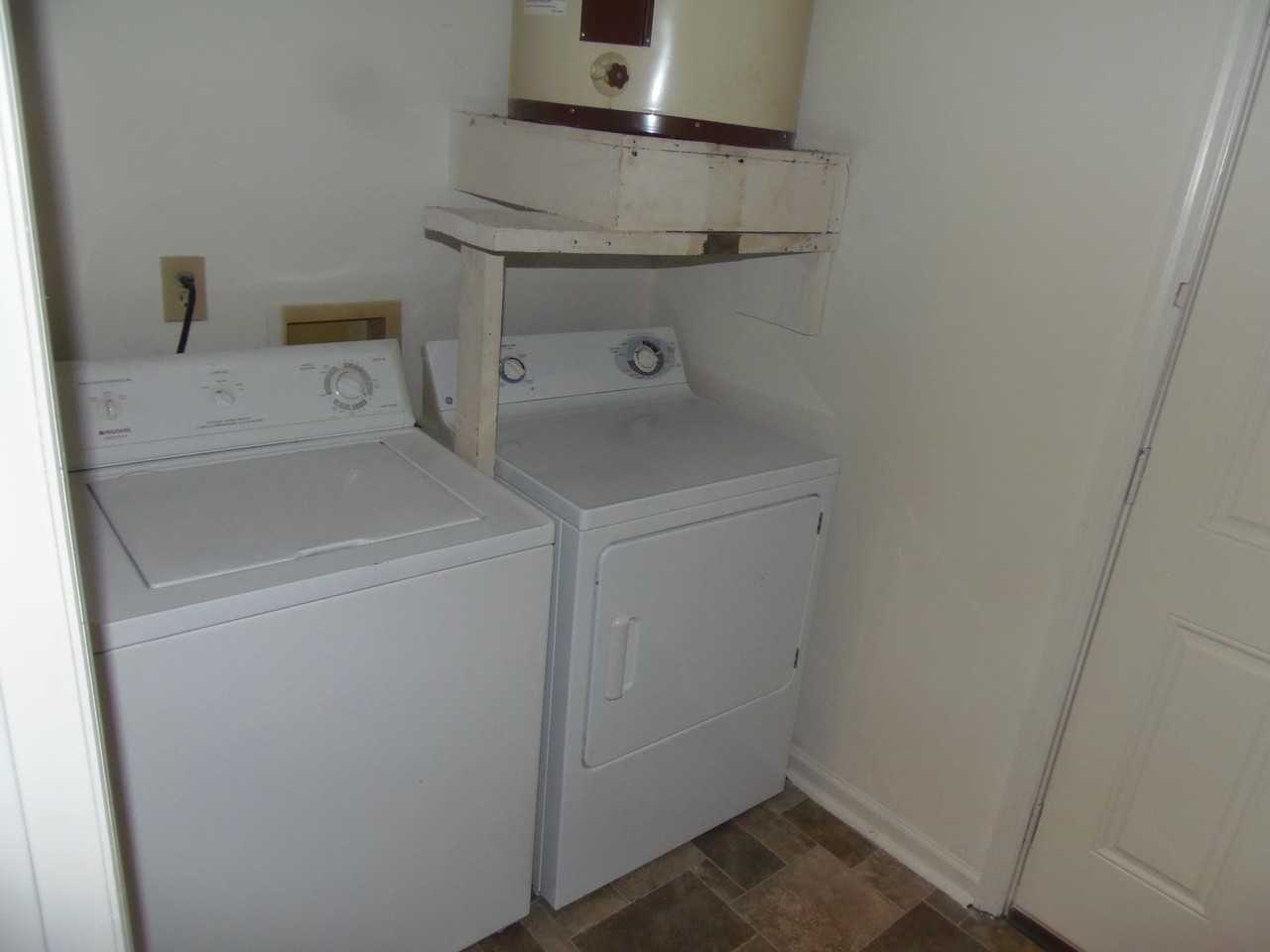 259 Dorchester Manor Blvd - Photo 5 of 13