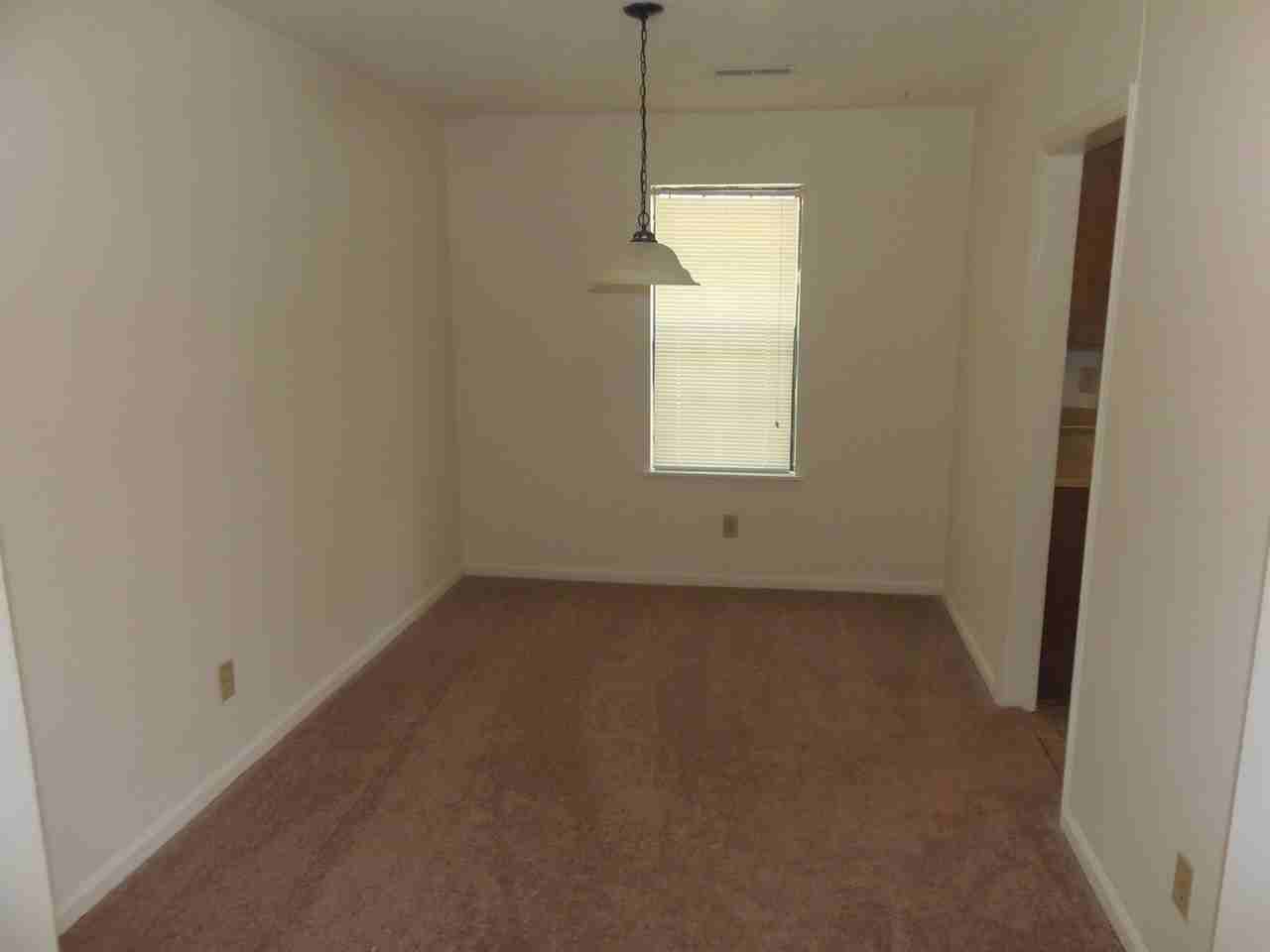 259 Dorchester Manor Blvd - Photo 7 of 13