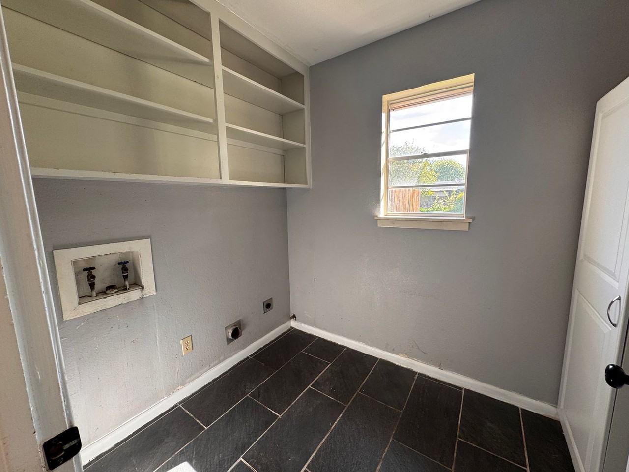 1821 Mars Dr - Photo 6 of 13