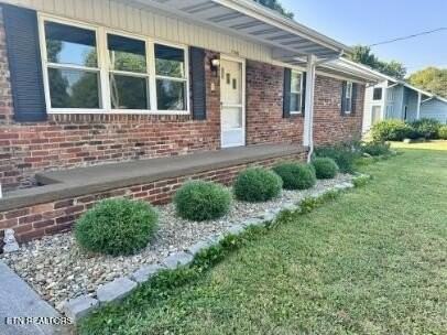 1760 Scenic Dr - Photo 2 of 15
