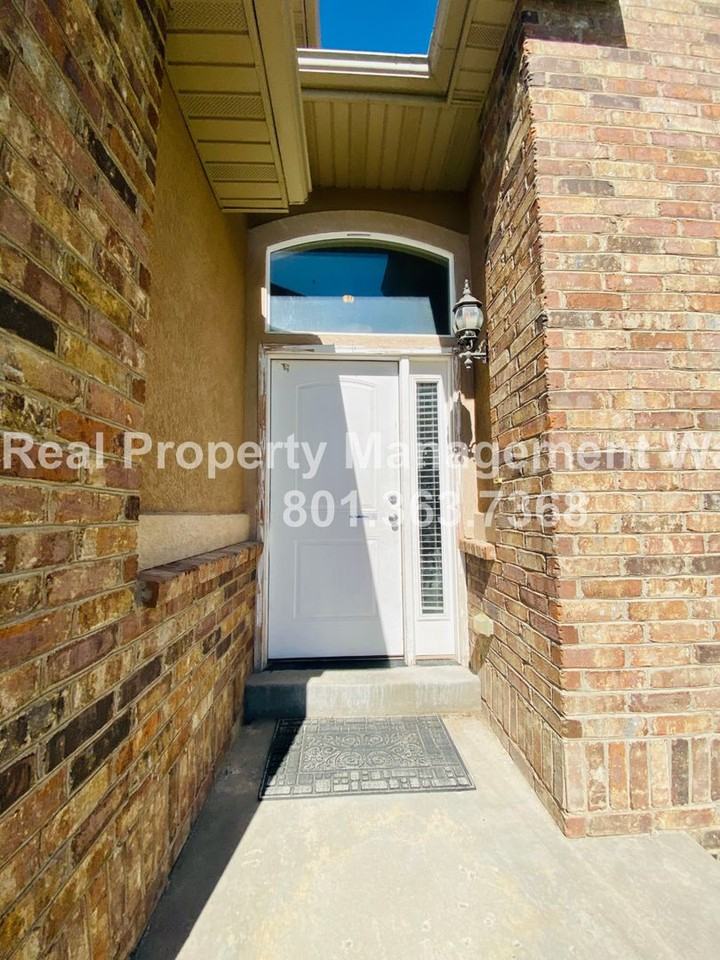 13472 S Fireback Dr - Photo 4 of 45