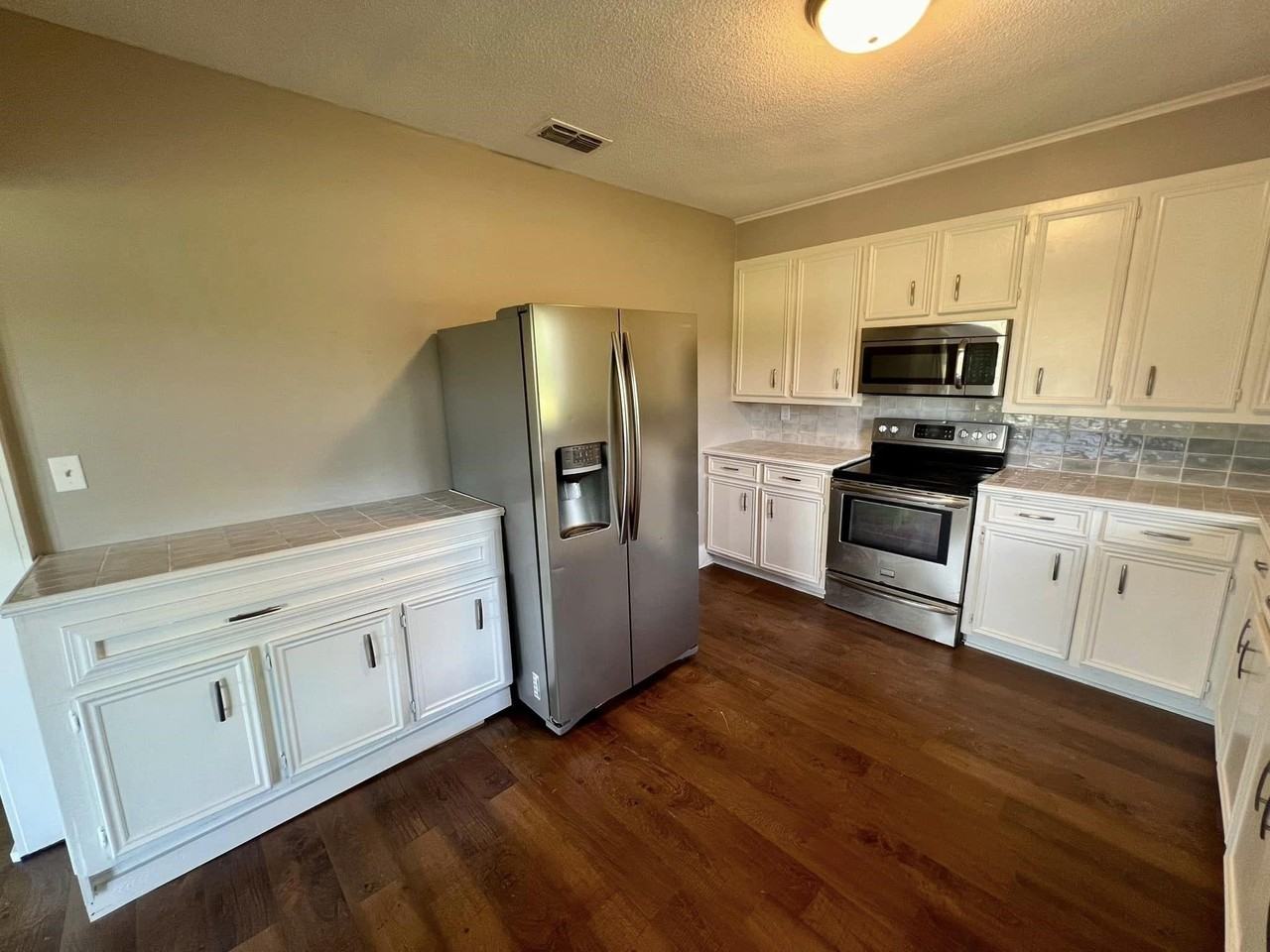 1259 Machen Ln - Photo 2 of 12