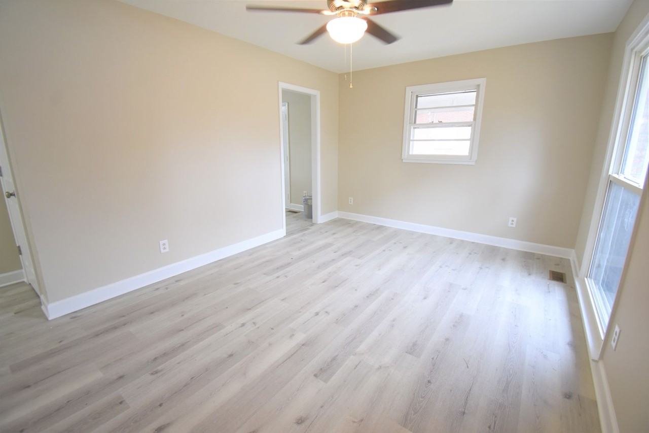 259 Channing Dr - Photo 3 of 13