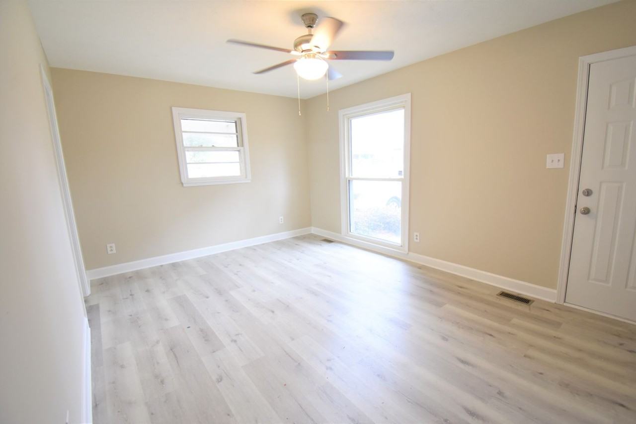 259 Channing Dr - Photo 4 of 13