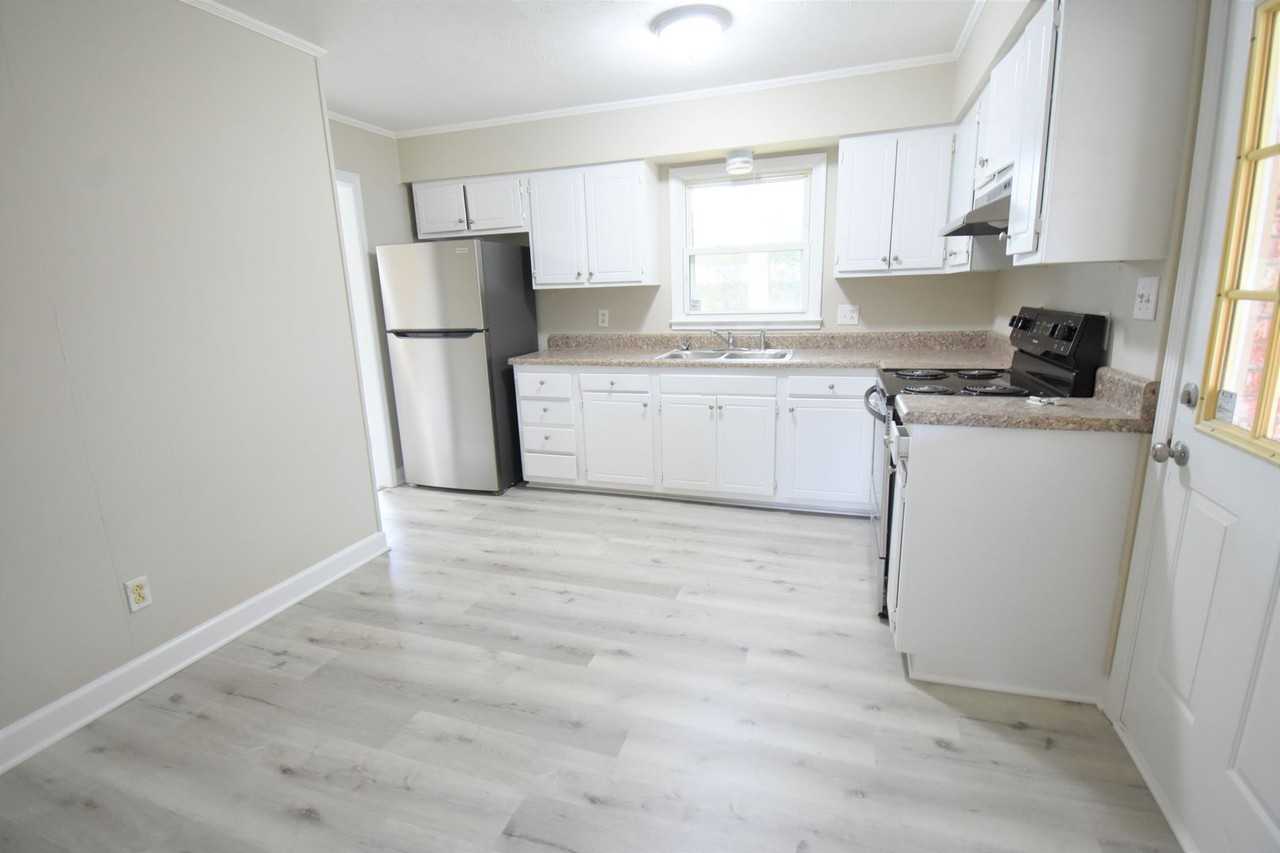 259 Channing Dr - Photo 5 of 13