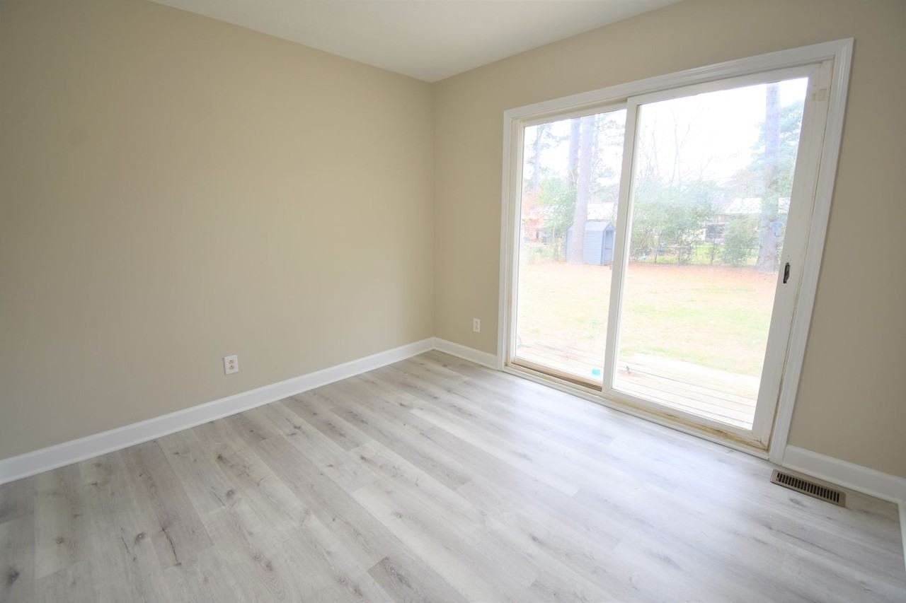 259 Channing Dr - Photo 6 of 13