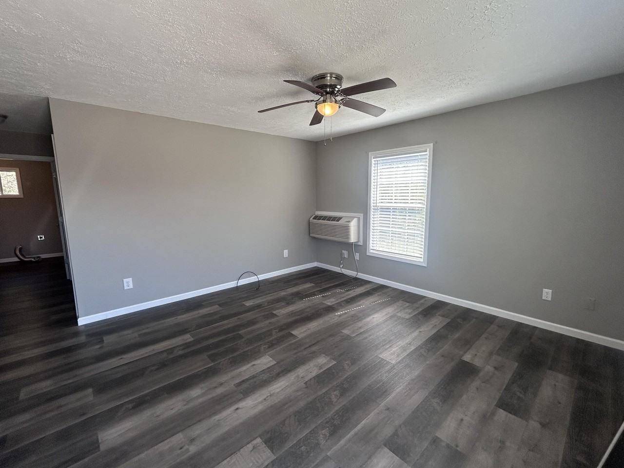 108 Scott Dr #5 - Photo 2 of 8