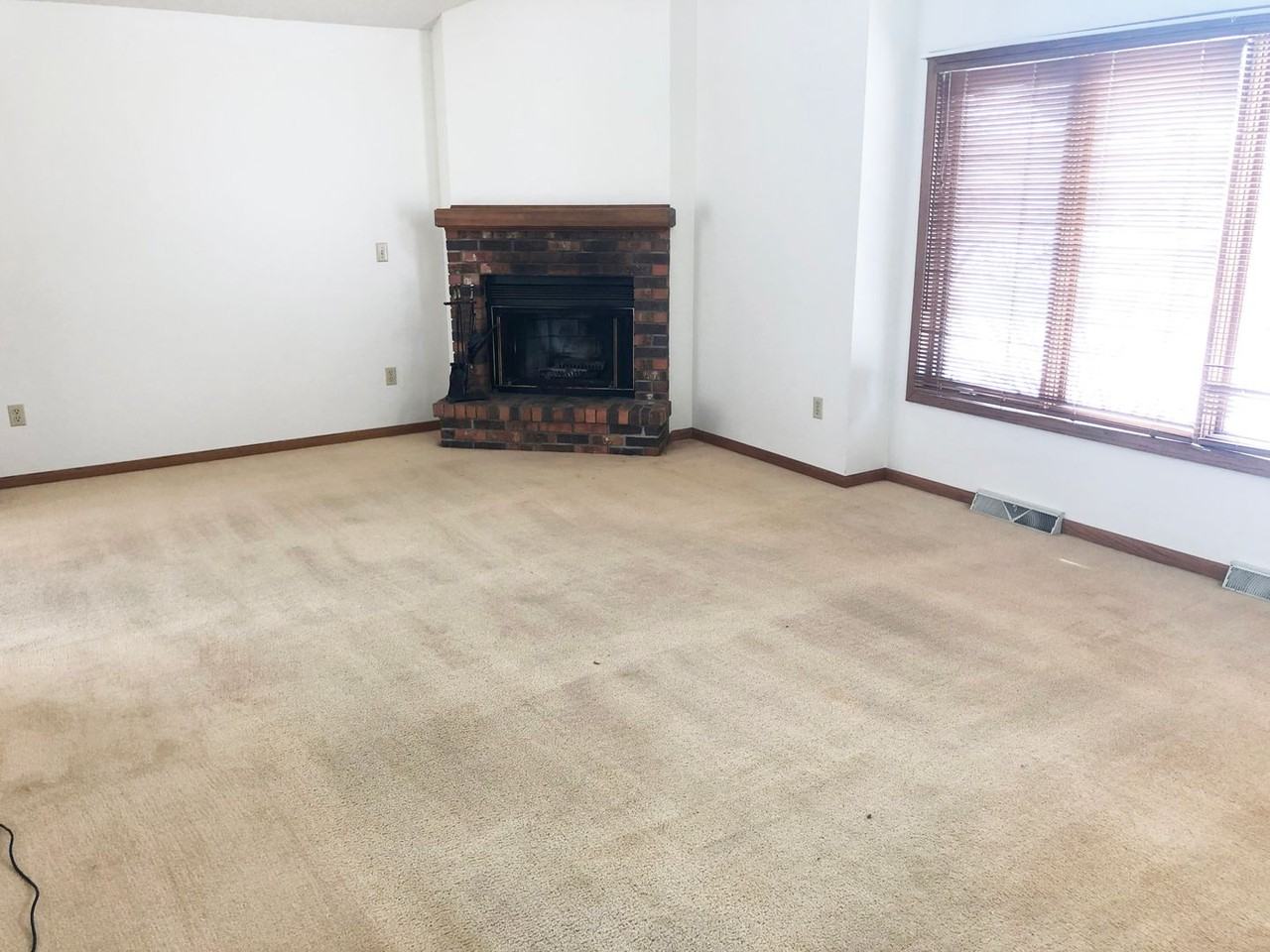 209 Greenwood Dr - Photo 2 of 24