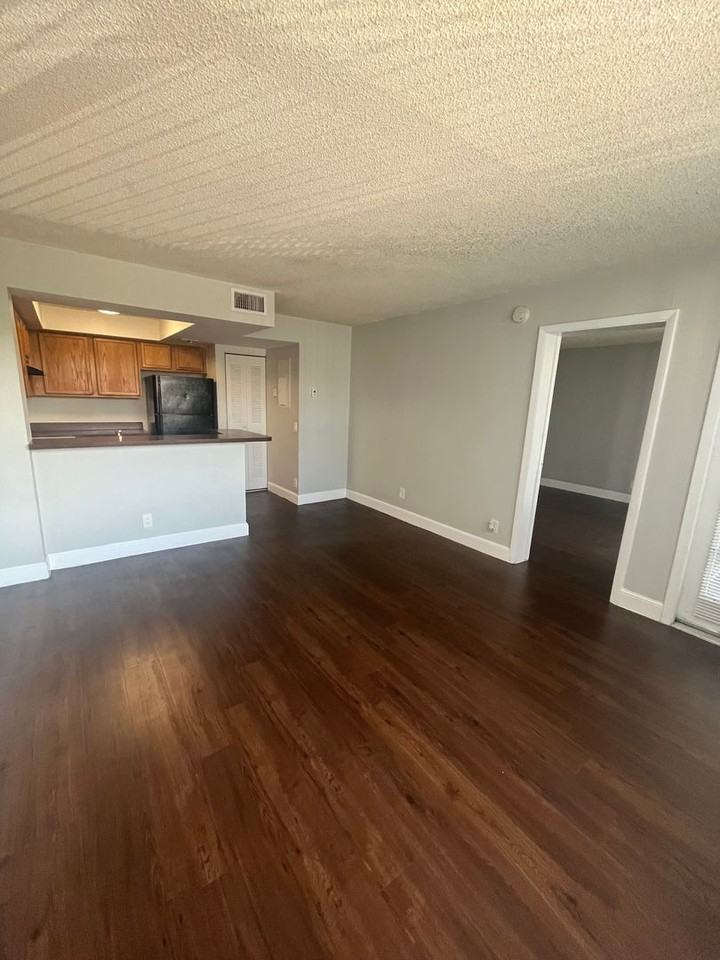 728 Executive Center Dr #29 - Photo 5 of 29