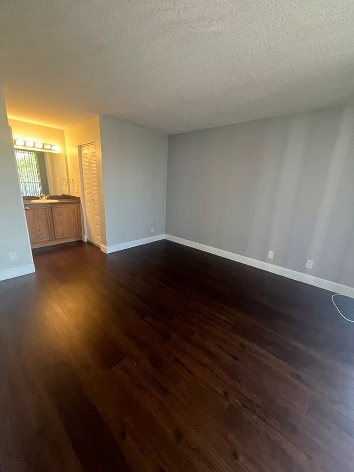 728 Executive Center Dr #29 - Photo 6 of 29