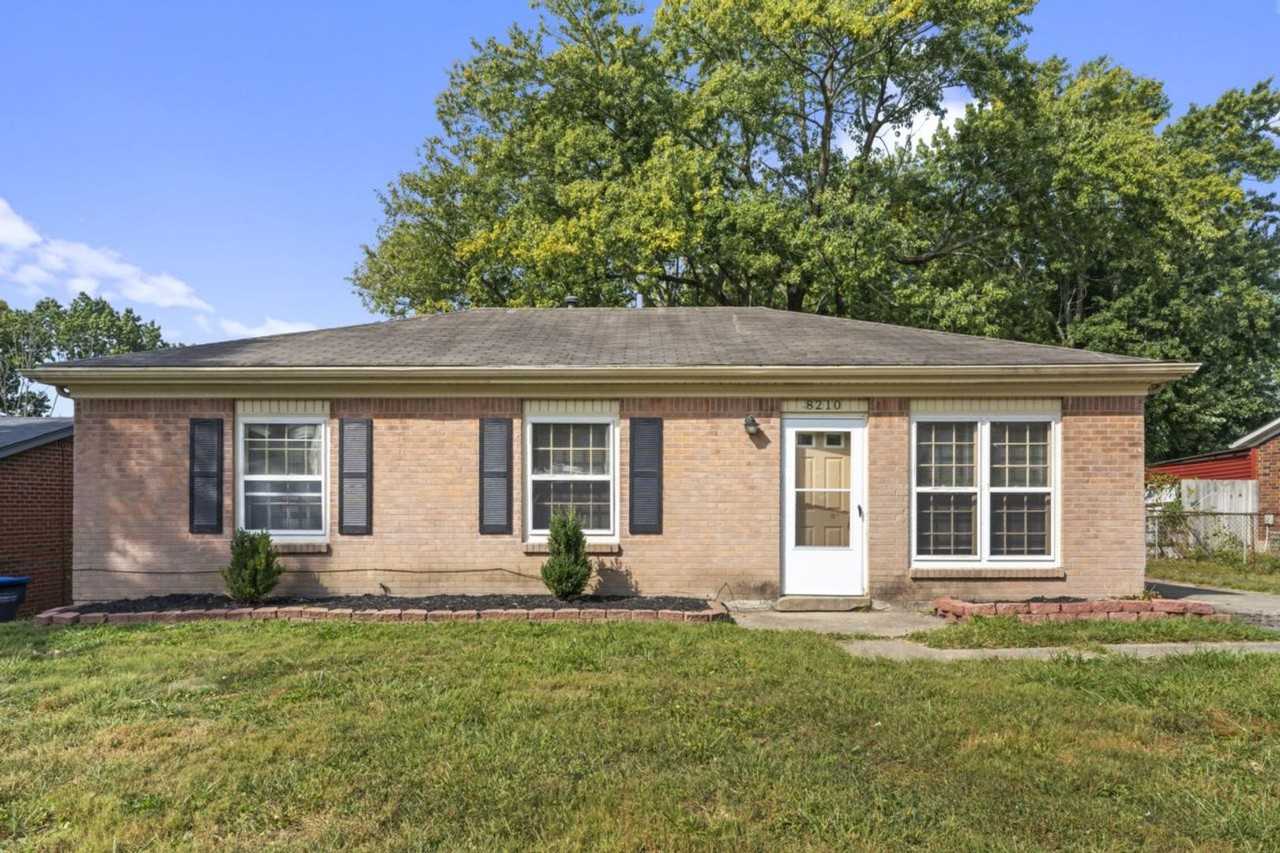 8210 Candelabrum Pl - Photo 2 of 18