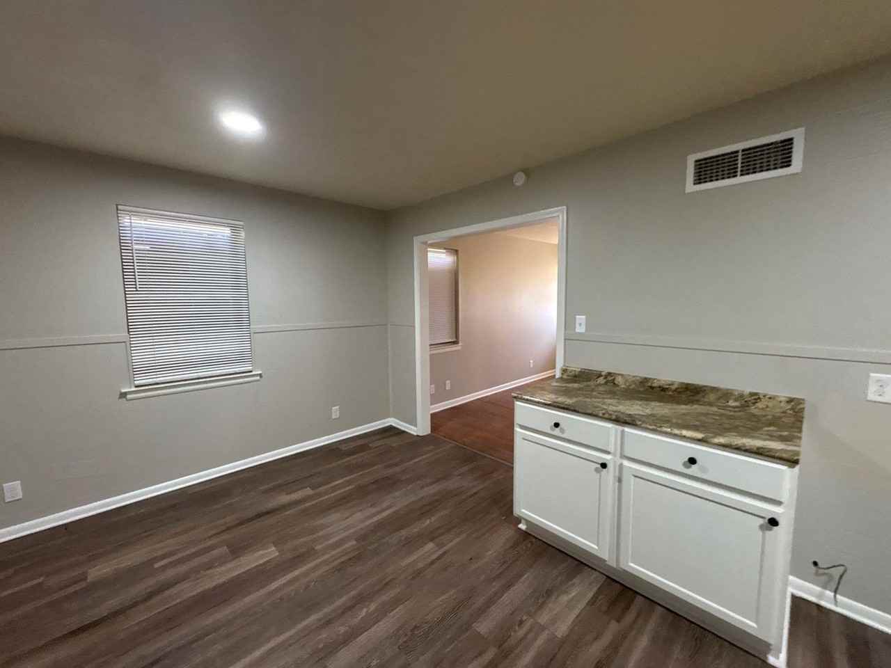 2201 Gayle Ave - Photo 6 of 11