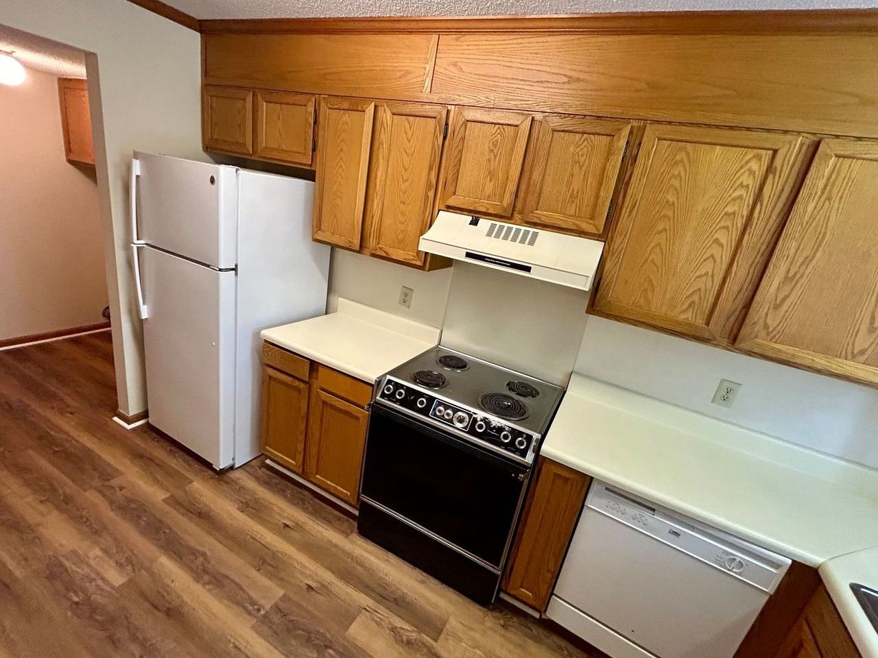 28 Highland Ave #D - Photo 5 of 13