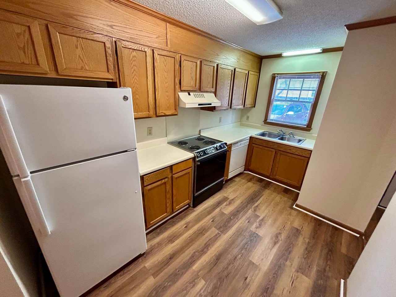 28 Highland Ave #D - Photo 6 of 13