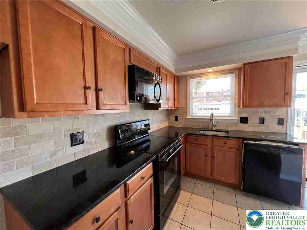 628 N 20th St - Photo 6 of 9