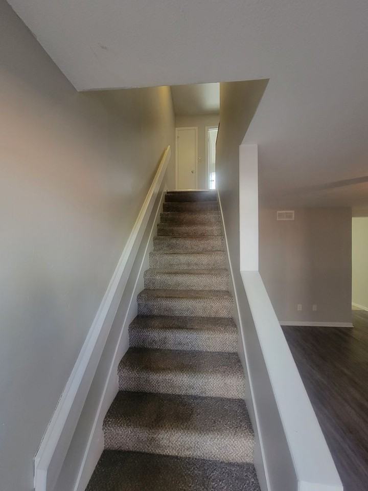 119 Chalet North Ct - Photo 4 of 19