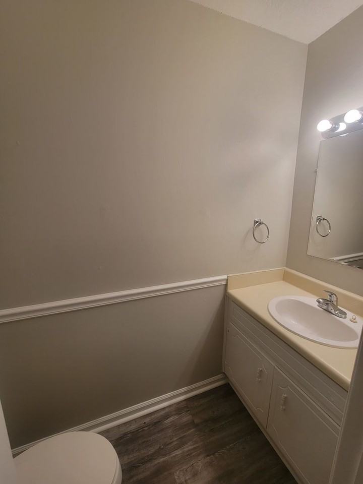 119 Chalet North Ct - Photo 5 of 19