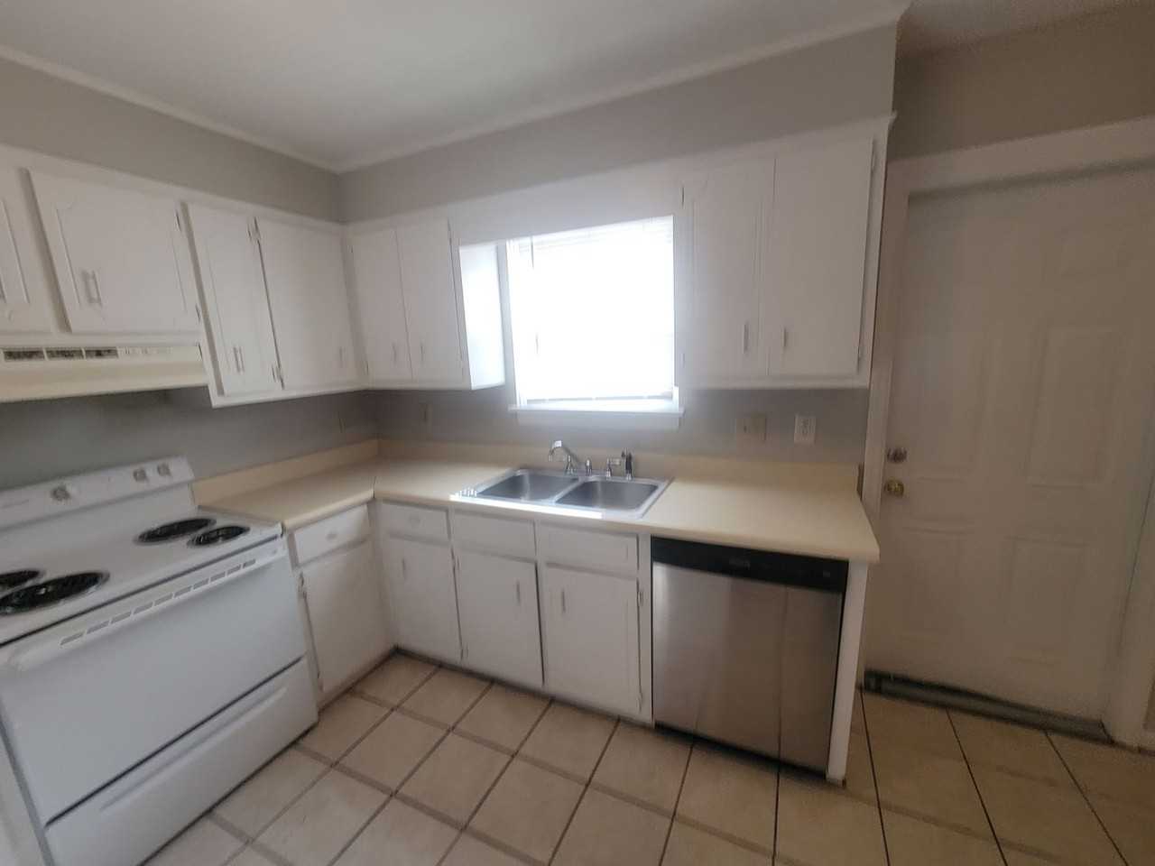 119 Chalet North Ct - Photo 7 of 19