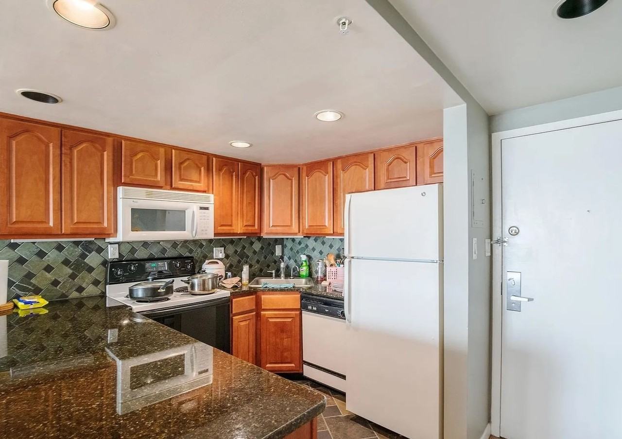 2001 Hamilton St #1916 - Photo 3 of 17