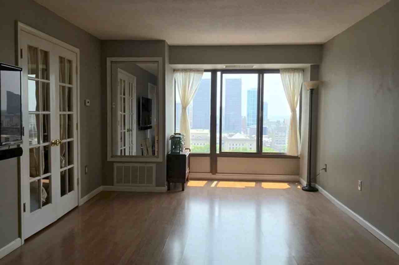 2001 Hamilton St #1916 - Photo 5 of 17