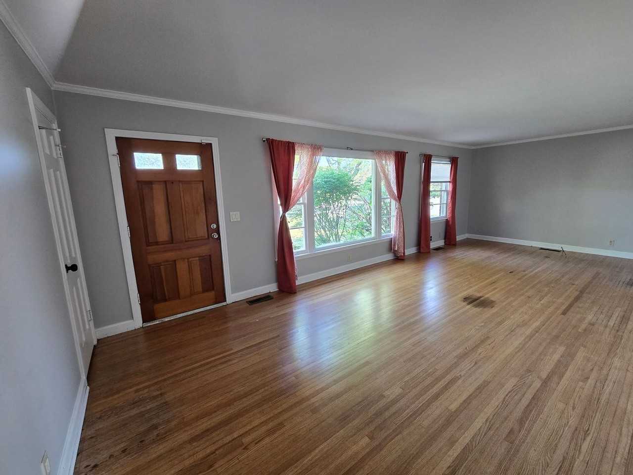 1012 Hadley Ave - Photo 2 of 18
