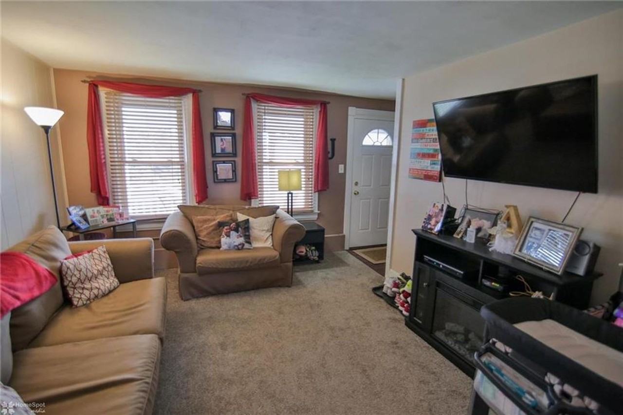 2238 2nd St - Photo 4 of 17