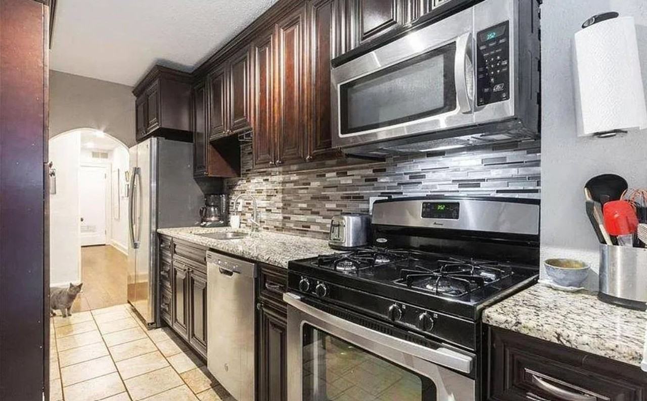 319 E 43rd St #1 - Photo 3 of 4