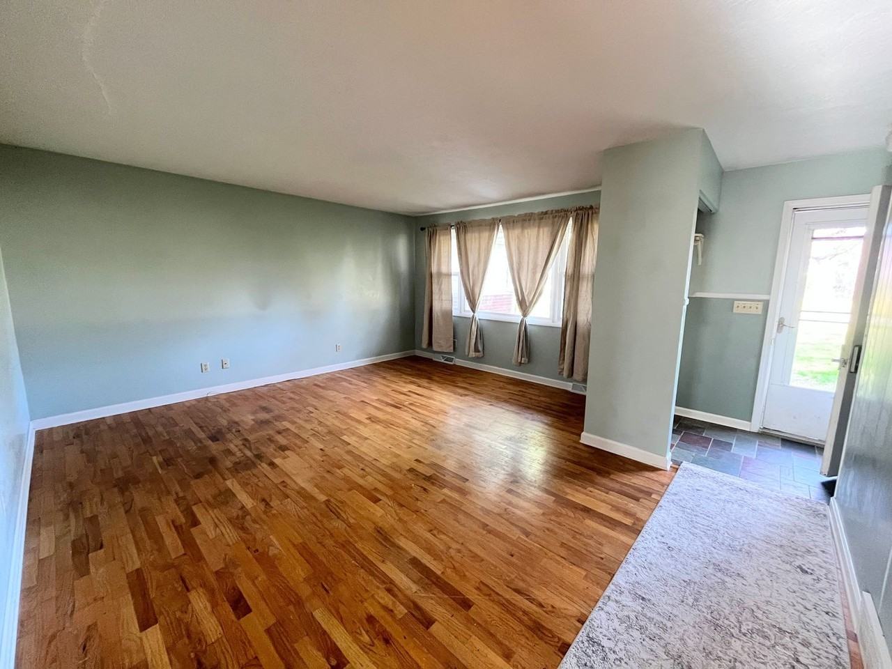 4059 Woodland Ln - Photo 2 of 19