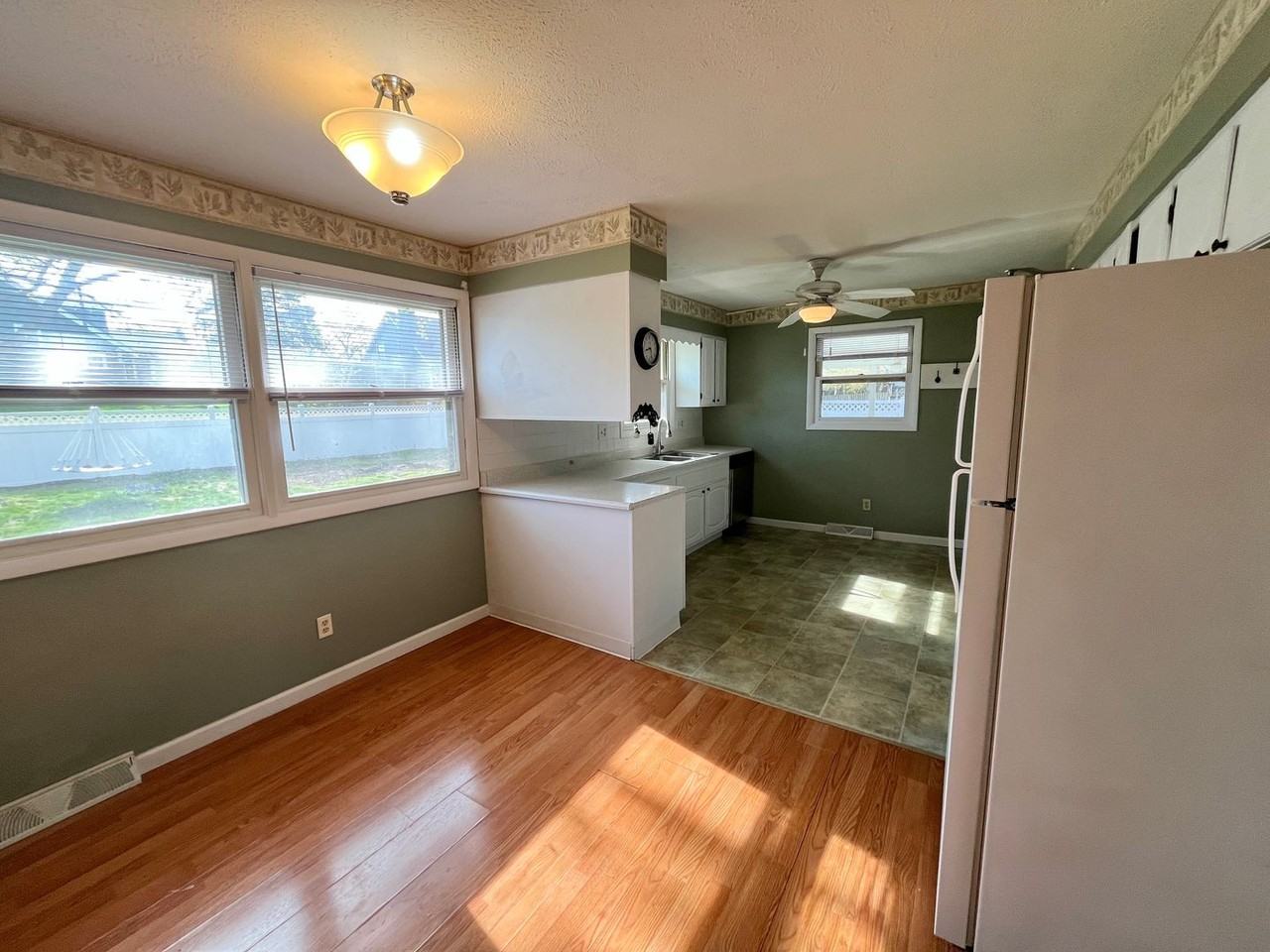 4059 Woodland Ln - Photo 3 of 19