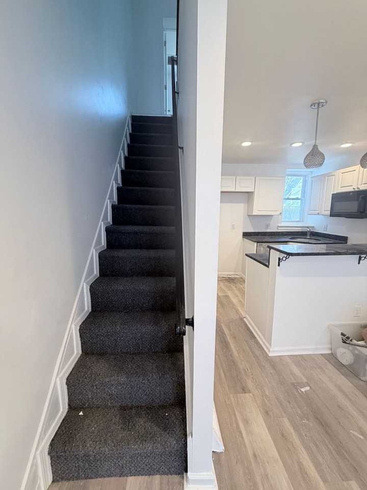 851 N Palm St - Photo 4 of 26