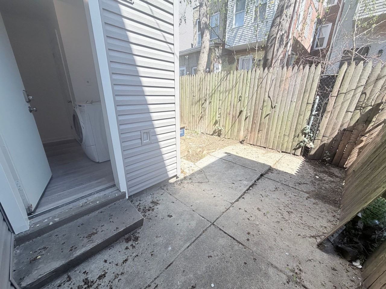 851 N Palm St - Photo 6 of 26