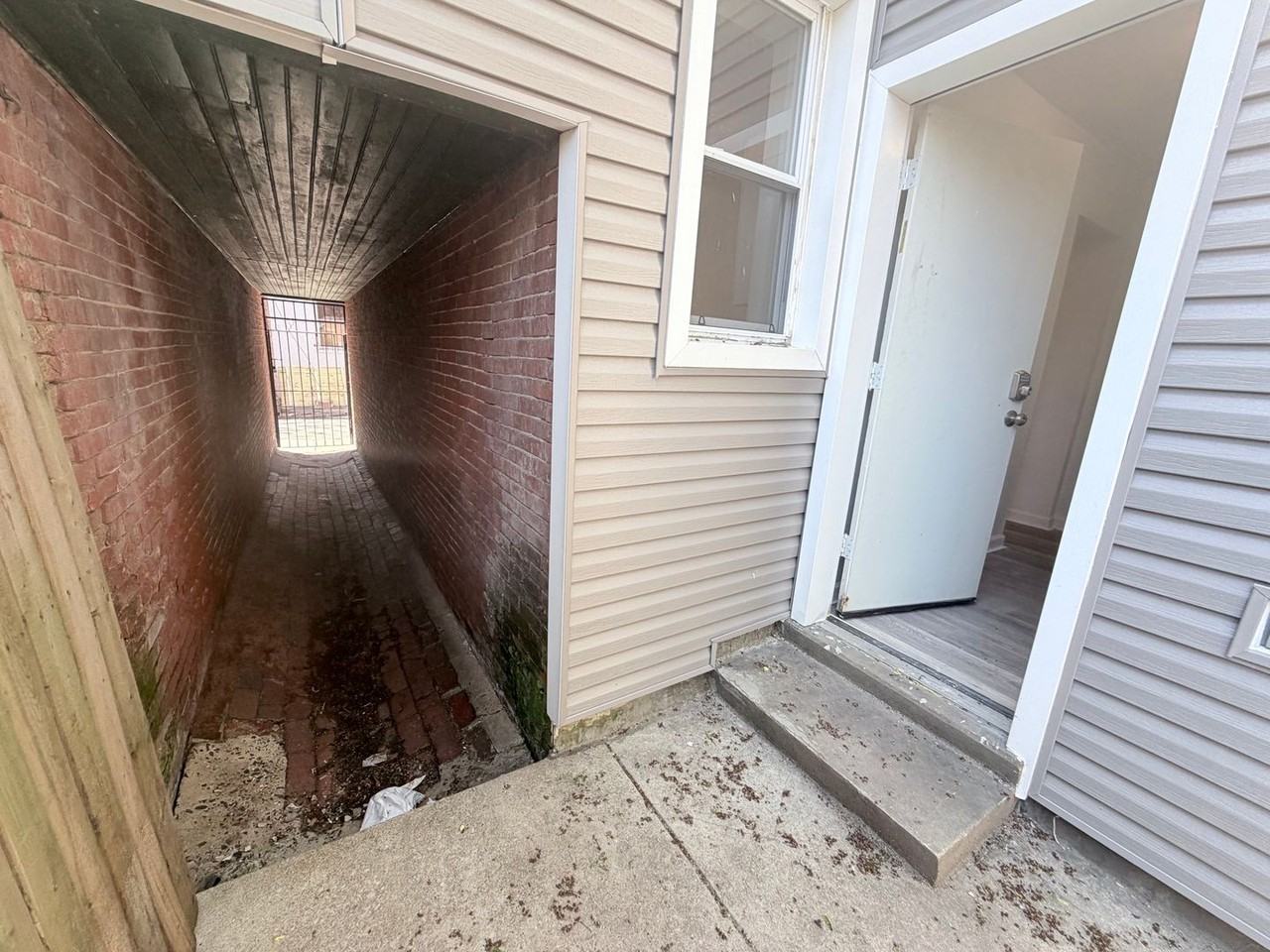 851 N Palm St - Photo 7 of 26