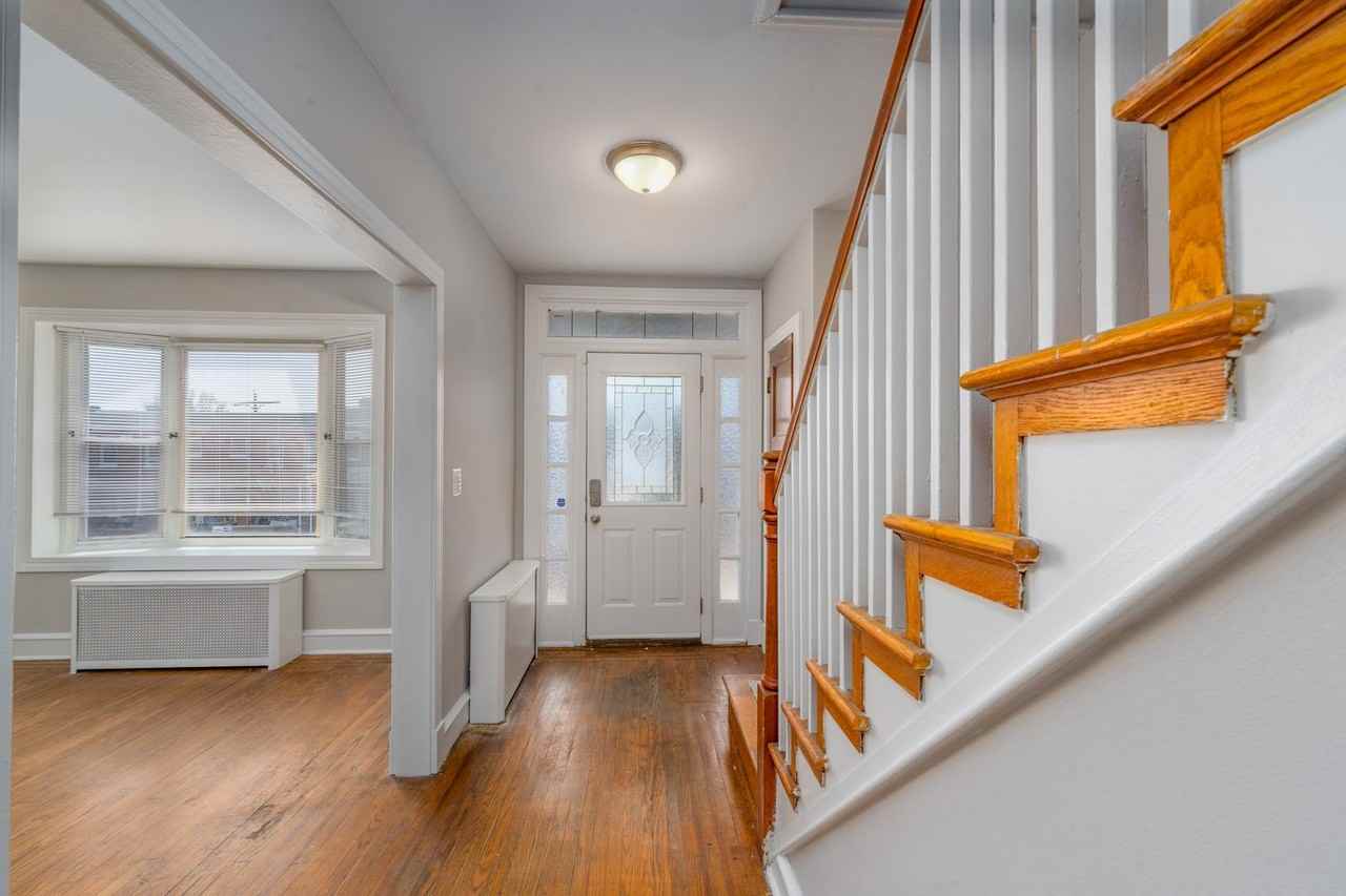 4244 Shamrock Ave - Photo 4 of 29