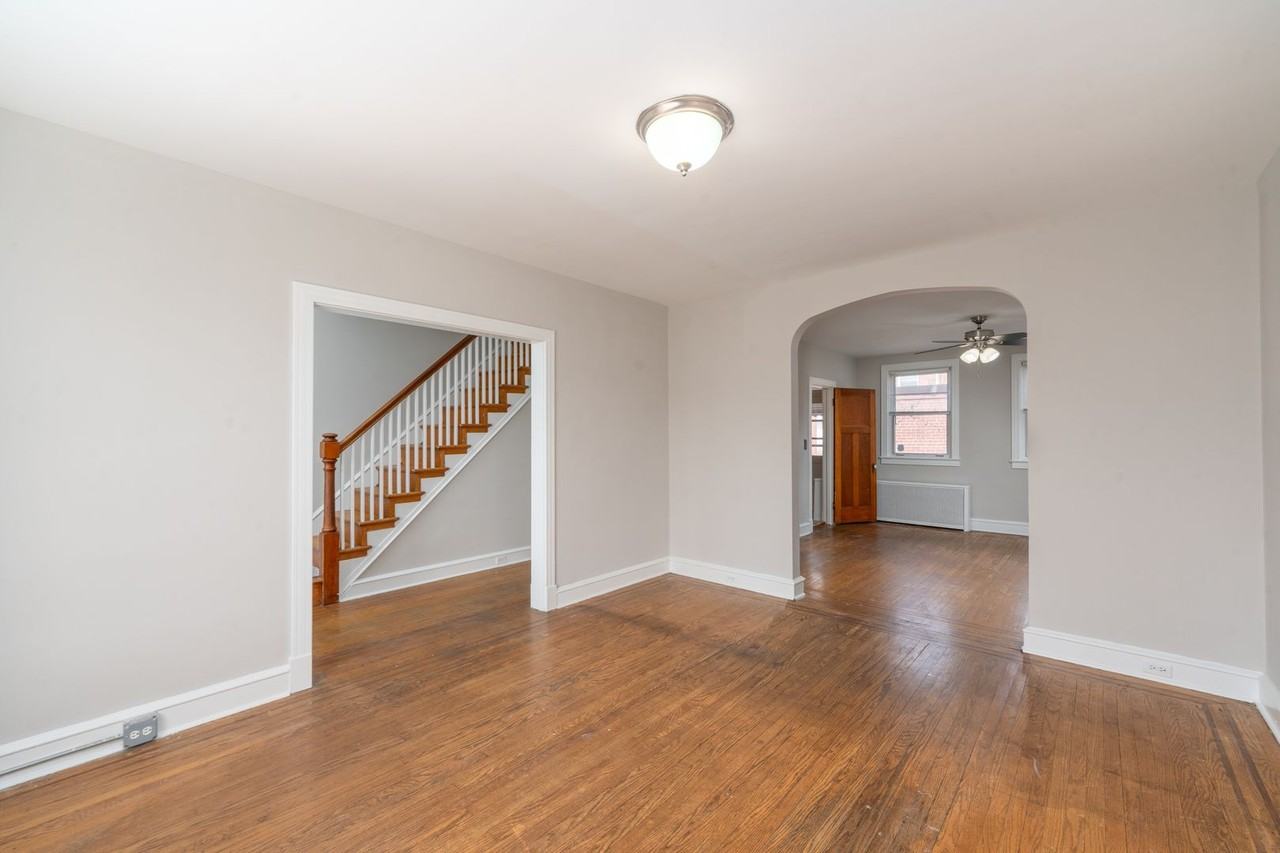 4244 Shamrock Ave - Photo 6 of 29