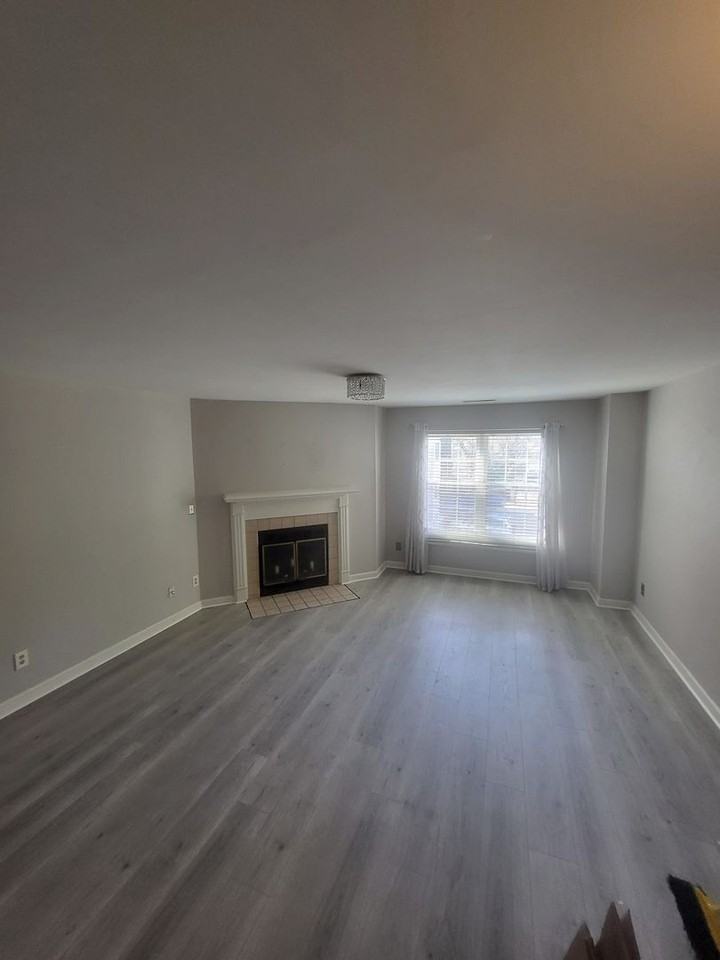 414 Delaware Ave #218 - Photo 2 of 10