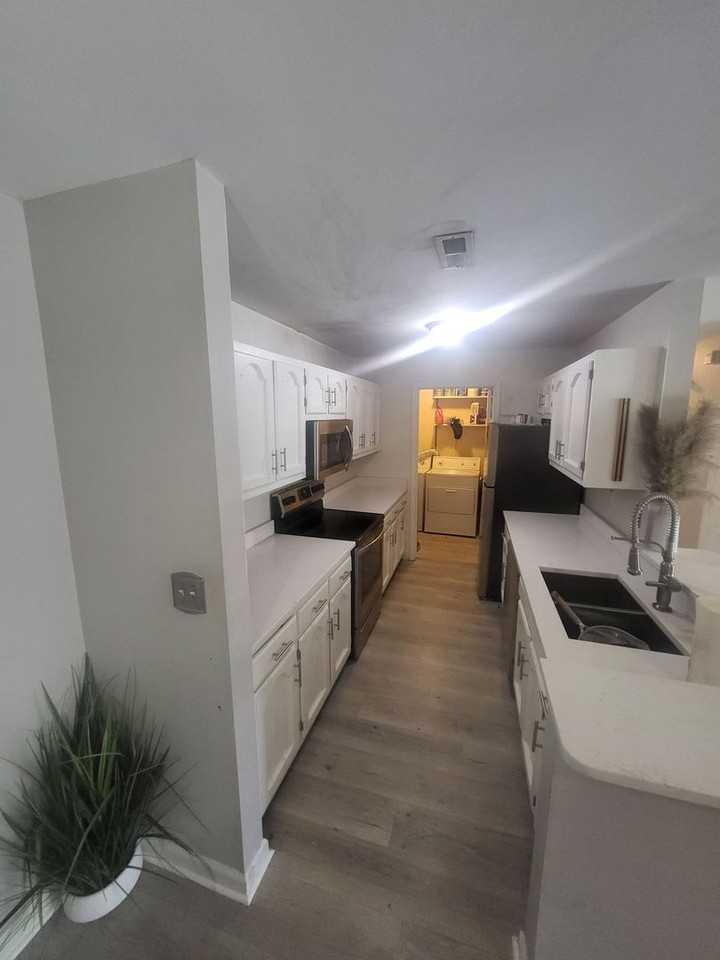 414 Delaware Ave #218 - Photo 5 of 10