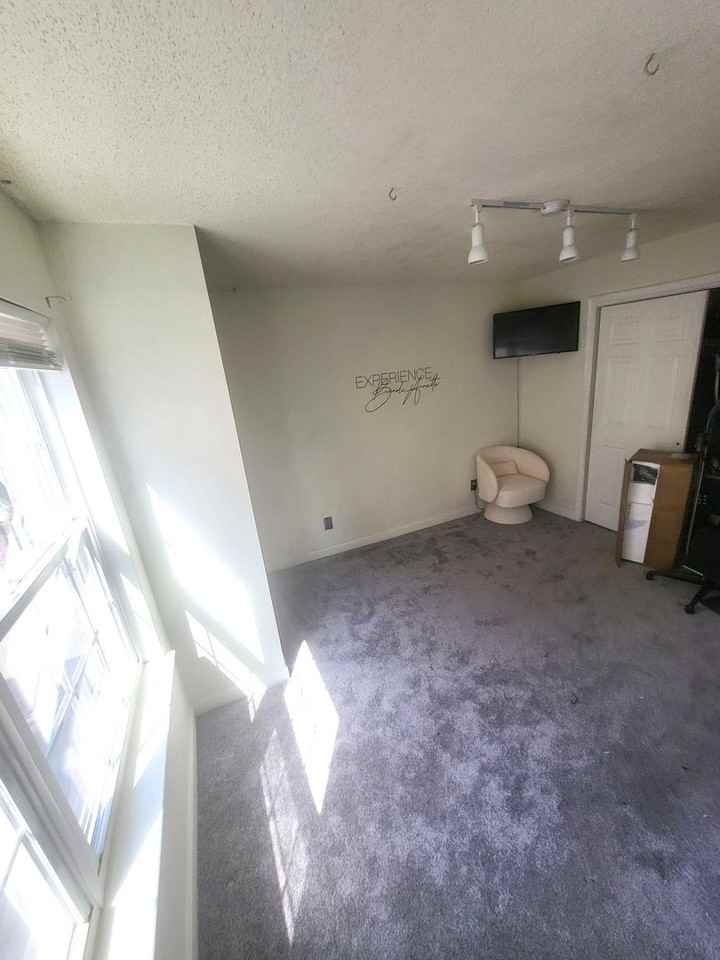 414 Delaware Ave #218 - Photo 7 of 10