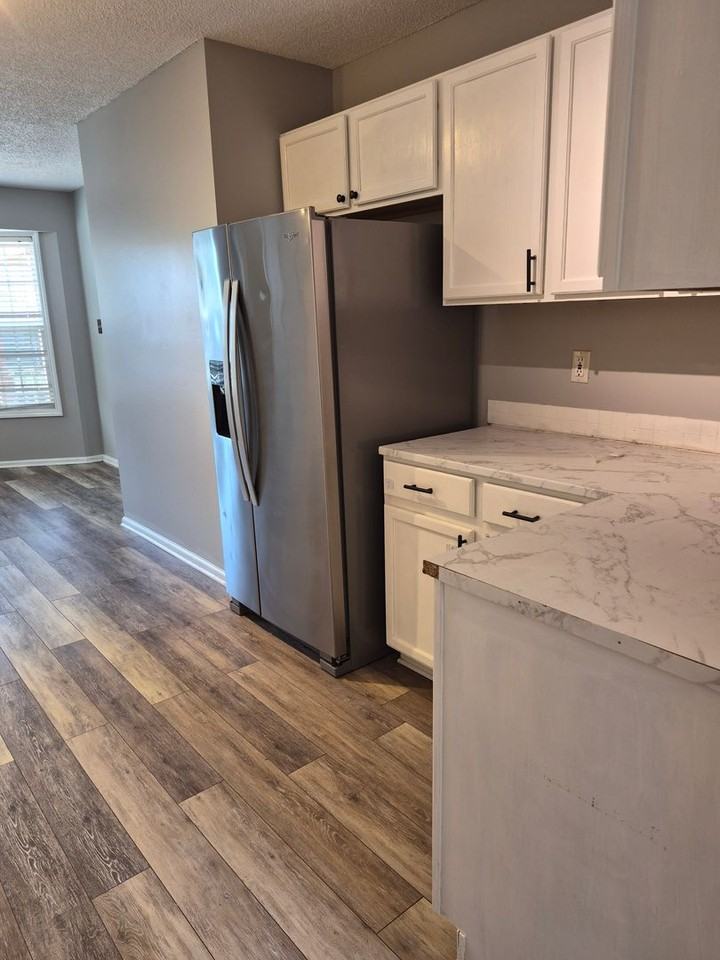 136 Arbor Dr - Photo 6 of 19