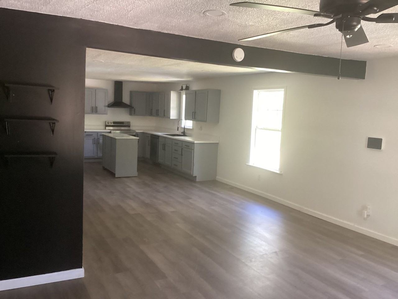 2540 Ewing Ave - Photo 2 of 12