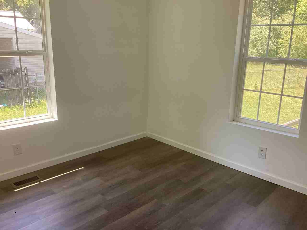 2540 Ewing Ave - Photo 7 of 12