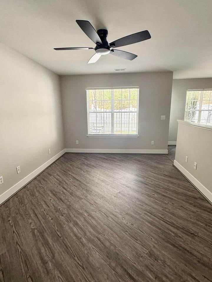 917 Creek Crossing Trl - Photo 7 of 33