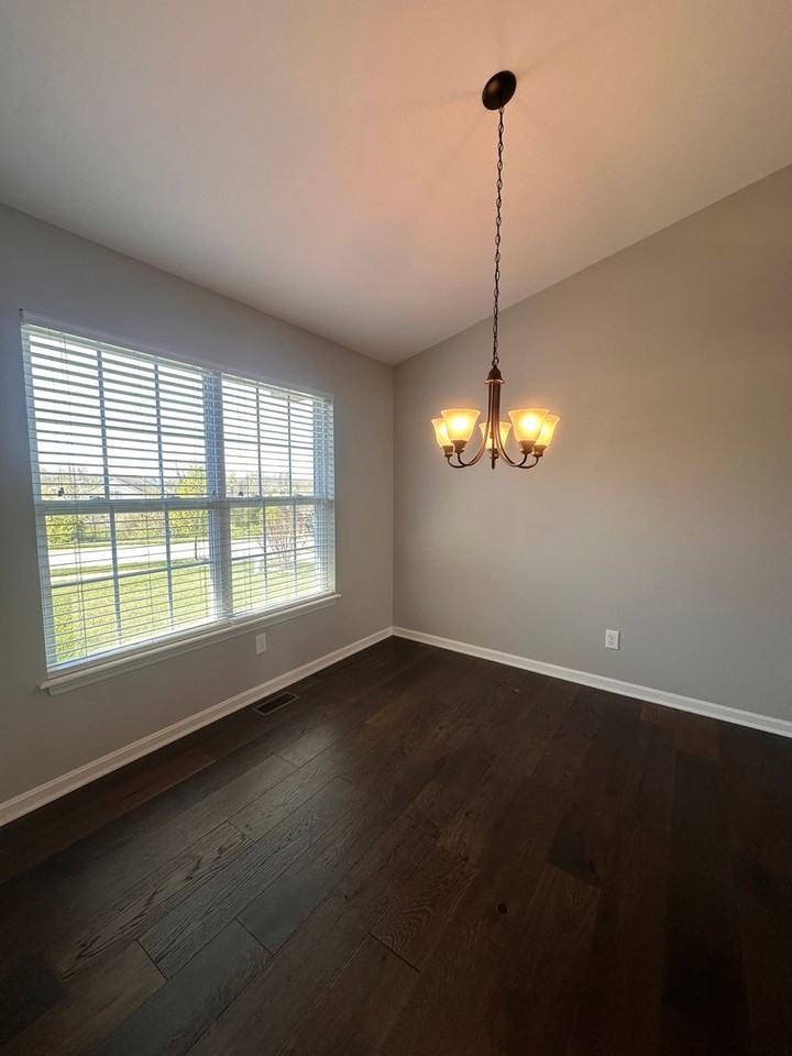 16303 Rockcrest View Ln - Photo 2 of 36