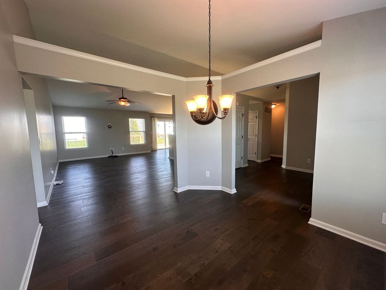 16303 Rockcrest View Ln - Photo 3 of 36