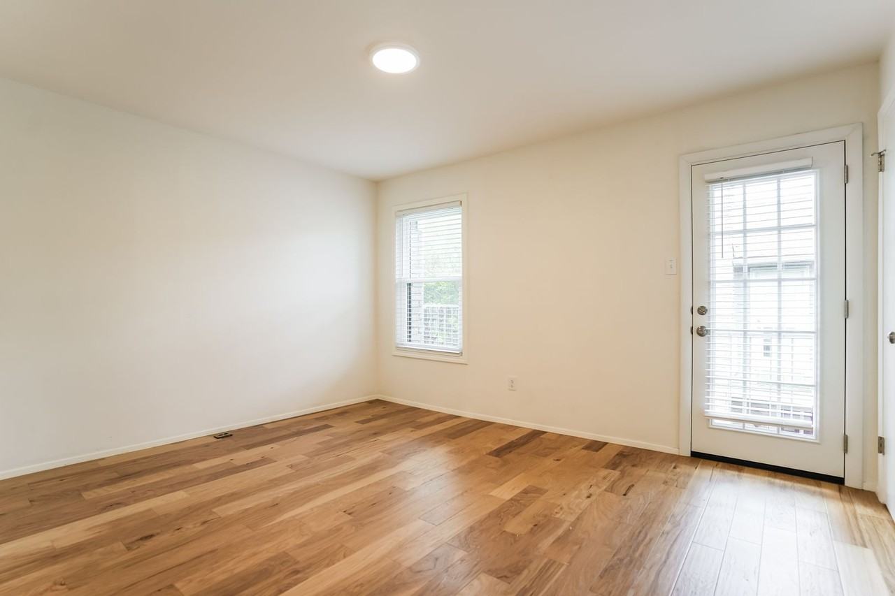 810 Banister Ln #806 - Photo 7 of 15