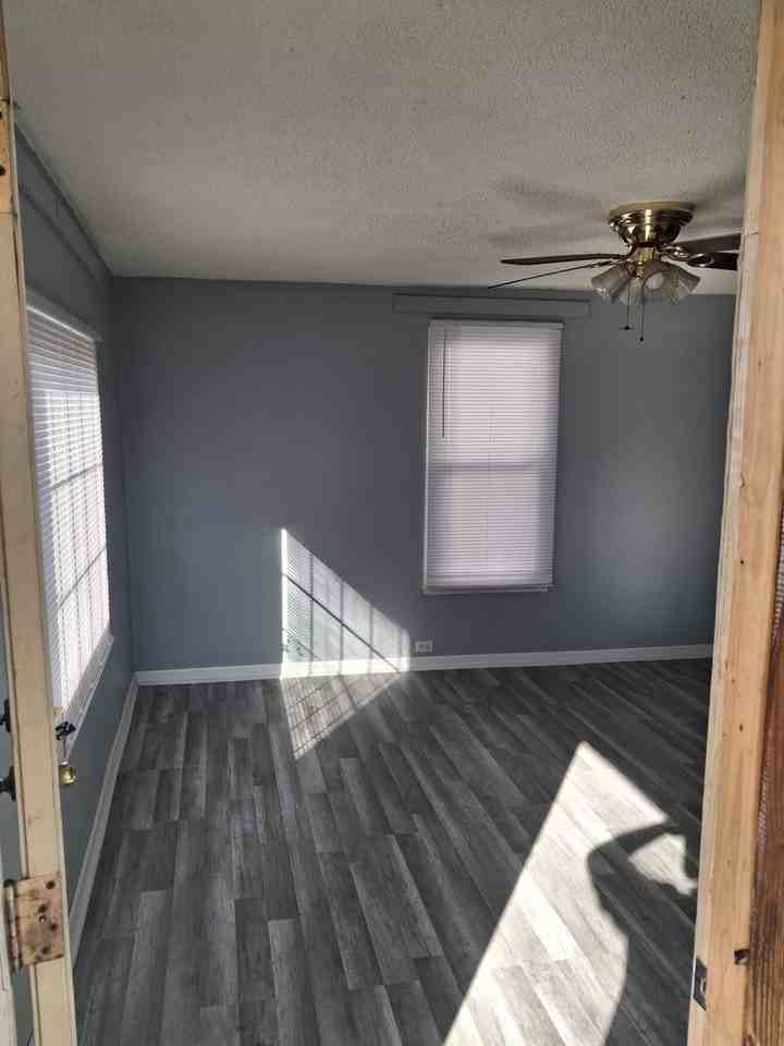 2005 E Laurel St - Photo 2 of 8