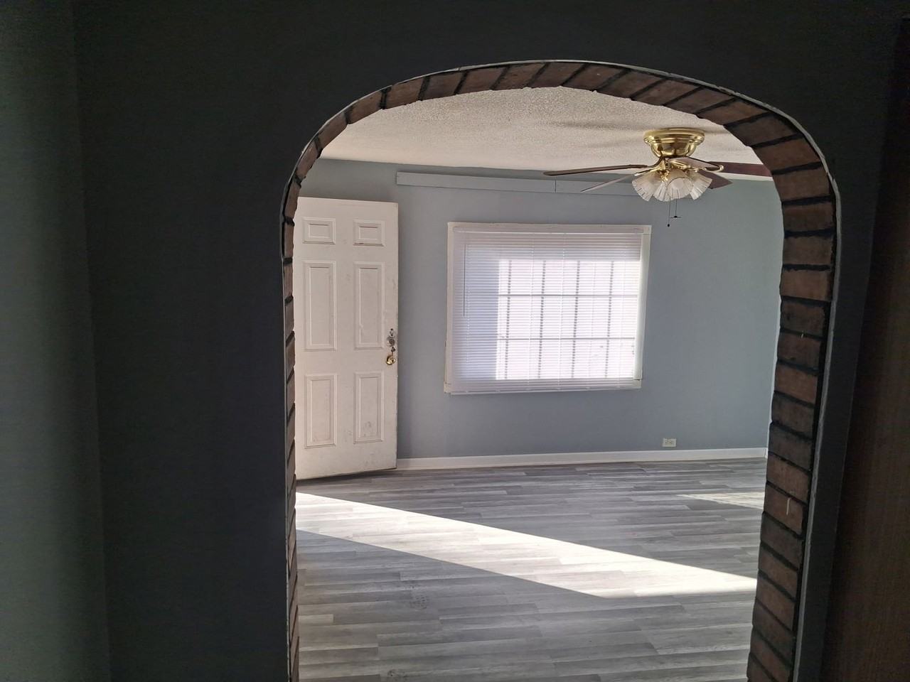 2005 E Laurel St - Photo 3 of 8